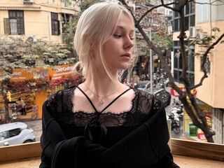 naked cam girl masturbating with vibrator KamValentine