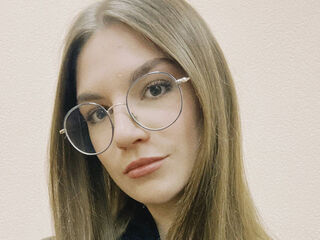 naughty camgirl masturbating KaraTribley