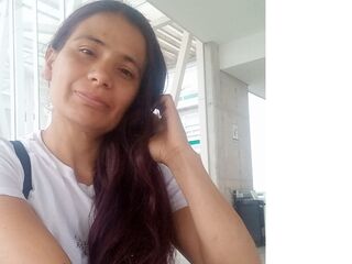 camwhore masturbating with vibrator KasandraVixen