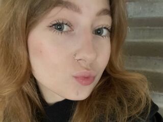 masturbating cam girl Kaska
