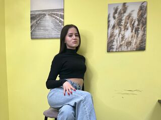 camgirl playing with sex toy KeeleyGambee