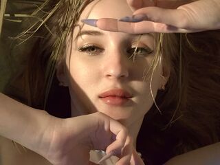 naughty camwhore KianaWhite