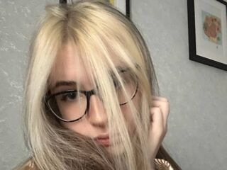 sex webcam KiraRihand