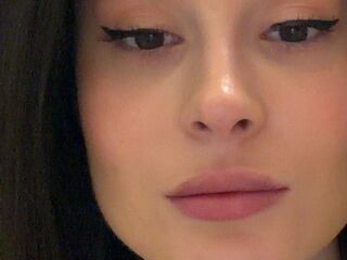 topless camgirl KrystinTuchman