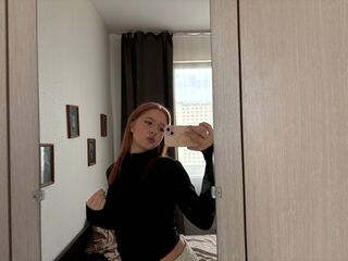 naked camgirl picture LennieLukasik