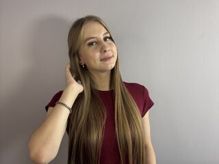 nude camgirl photo LeolaHunkins