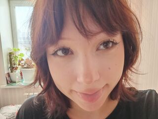 topless camgirl LeonaMuchow