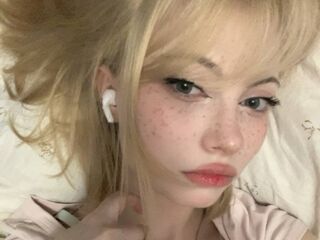 naked girl with webcam masturbating with vibrator LeonardaZeeman
