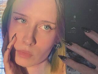 masturbating girl LeonilaSeedorf