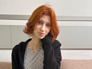 naked cam girl masturbating with vibrator LettyAegerter