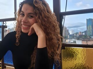 camslut masturbating LilyNoir