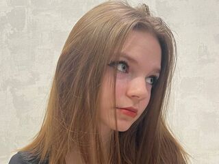 camslut masturbating LindaMiller