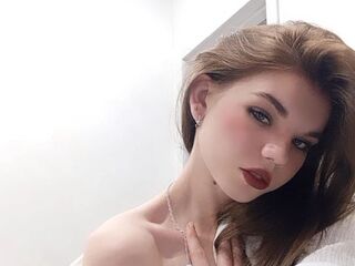 beautiful camgirl LinnCoey