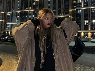 beautiful webcamgirl LizaKitchin