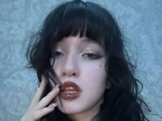 naked girl with cam LouisePerrish