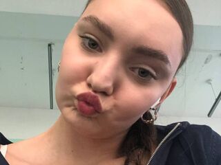 cam girl playing with dildo LourdesFronk