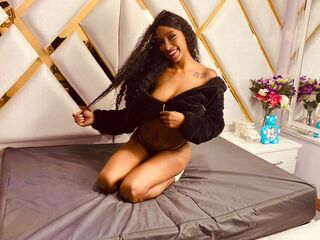 cam girl playing with sextoy LucciTopmson