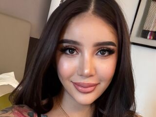 naked webcamgirl video LucciaSantos