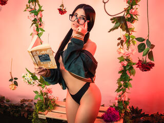 beautiful camgirl LucyEngel