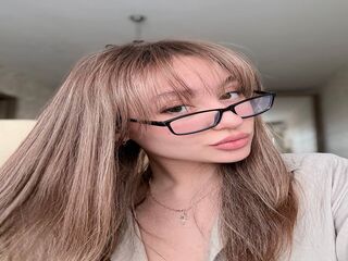 girl fingering shaved pussy LunaTimer