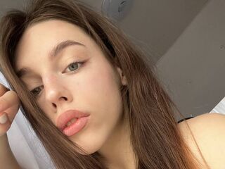 naked girl with live cam LyraMoonshadow
