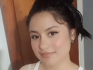 camwhore fingering shaved pussy MarinaMax