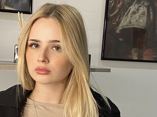 girl nude MarnieRhyner