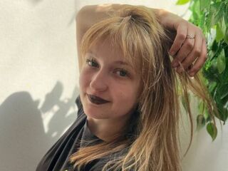 hot cam girl fingering pussy MarryMartins