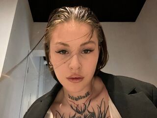 cam girl masturbating with sextoy MattieScott