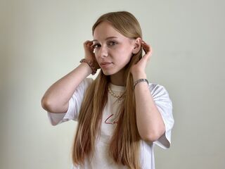 naked cam girl gallery MaudBasil