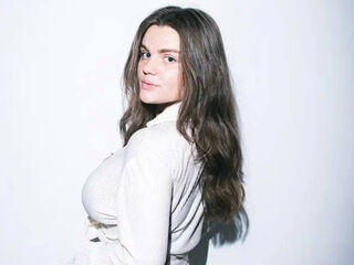 naughty camgirl fingering pussy MelaniMell