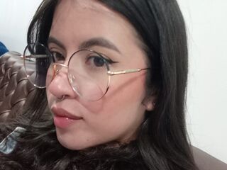 webcam girl chatroom MeliBee
