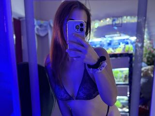 camslut fingering pussy MelliMaus