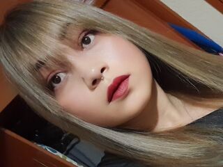 naughty camgirl masturbating with vibrator MercellaMorelli