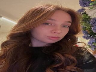 camslut topless MiaIvory