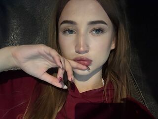 camgirl fingering shaved pussy MiaLum