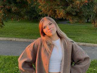 hot cam girl fingering MichaelaFox