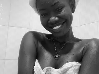 topless girl MonaReign