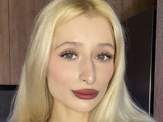 naughty camwhore MonicaBarbies