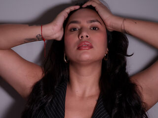 masturbating webcamgirl MoonIvanna