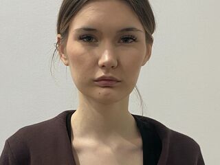 naughty camgirl masturbating with dildo NelleLoehlein