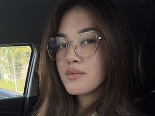cam girl masturbating with vibrator NikiMyles