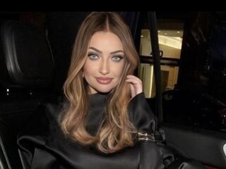 naked webcamgirl photo NoraVelvet