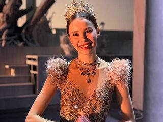 cam girl masturbating with vibrator NylaPitarresi