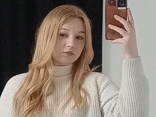 camgirl playing with vibrator PeiGotch