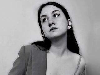 naughty cam girl fingering shaved pussy PollyBloomm
