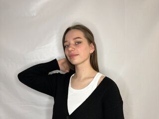 nude webcamgirl RexellaHence