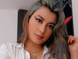 naughty cam girl fingering shaved pussy RosaLondon