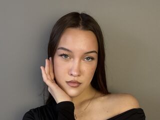 naked camgirl masturbating with dildo RosannShrier