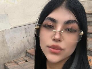 free nude webcam SaraHearth